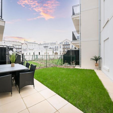 Columbus Garden By Plaza Apartment Serris Luaran gambar