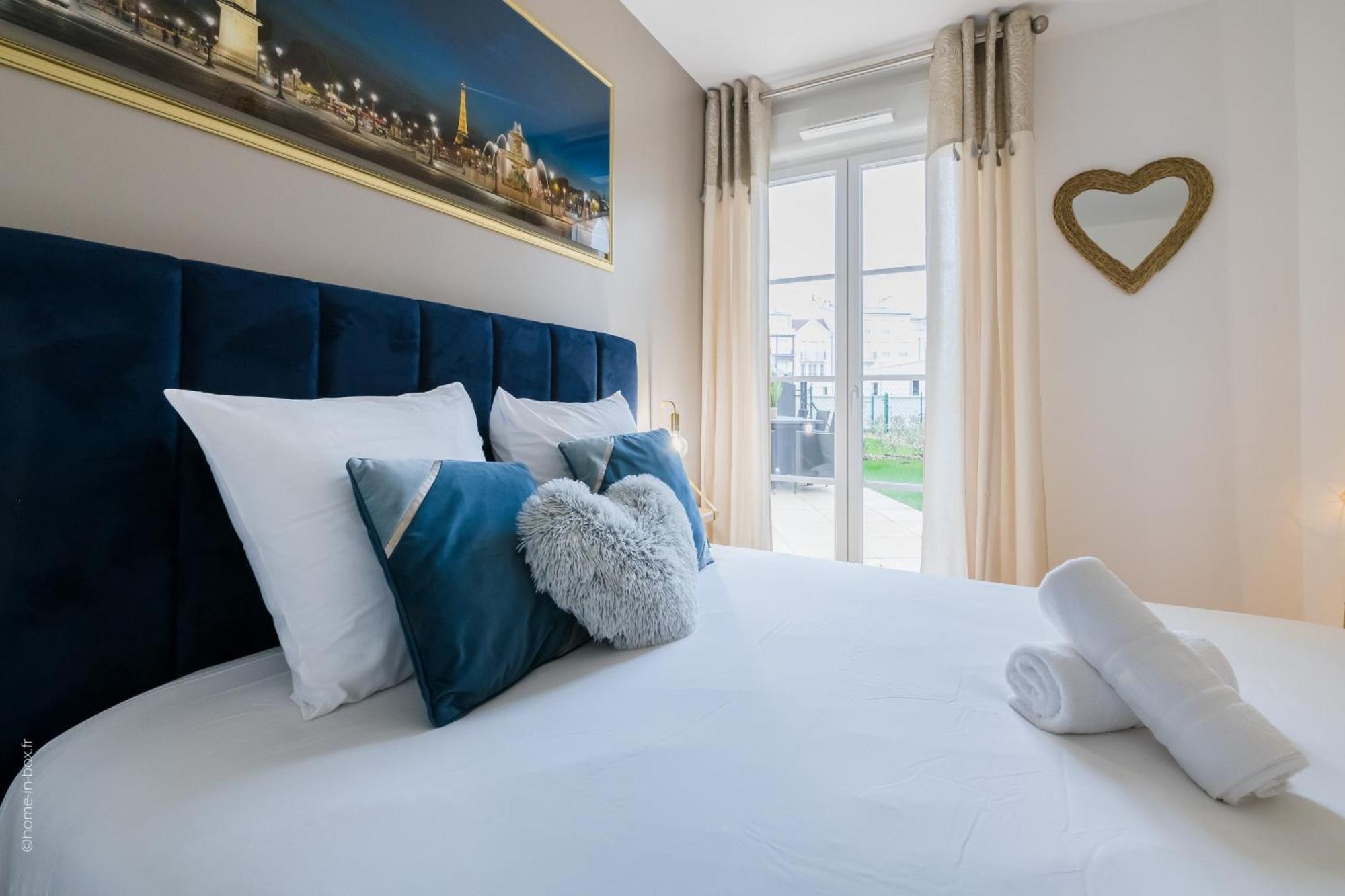 Columbus Garden By Plaza Apartment Serris Luaran gambar